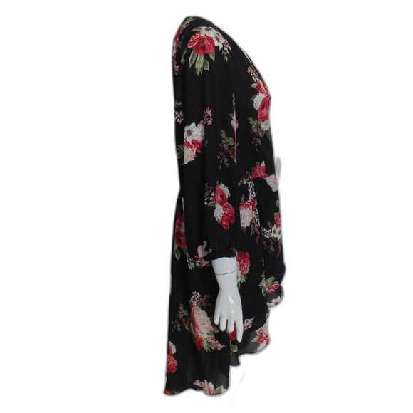 TORRID Wrap Top, 2/2X, Button/Tie, Black, Red floral, 3/4 sleeve, Poly/Washable - Picture 5 of 15